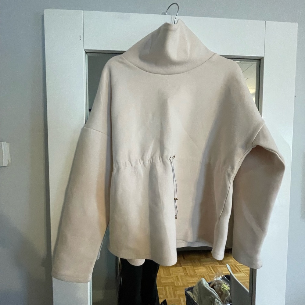 Light Pink Varley Sweatshirt Size Small